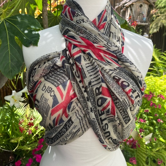 British 🇬🇧 print scarf 🇬🇧 - Picture 3 of 6